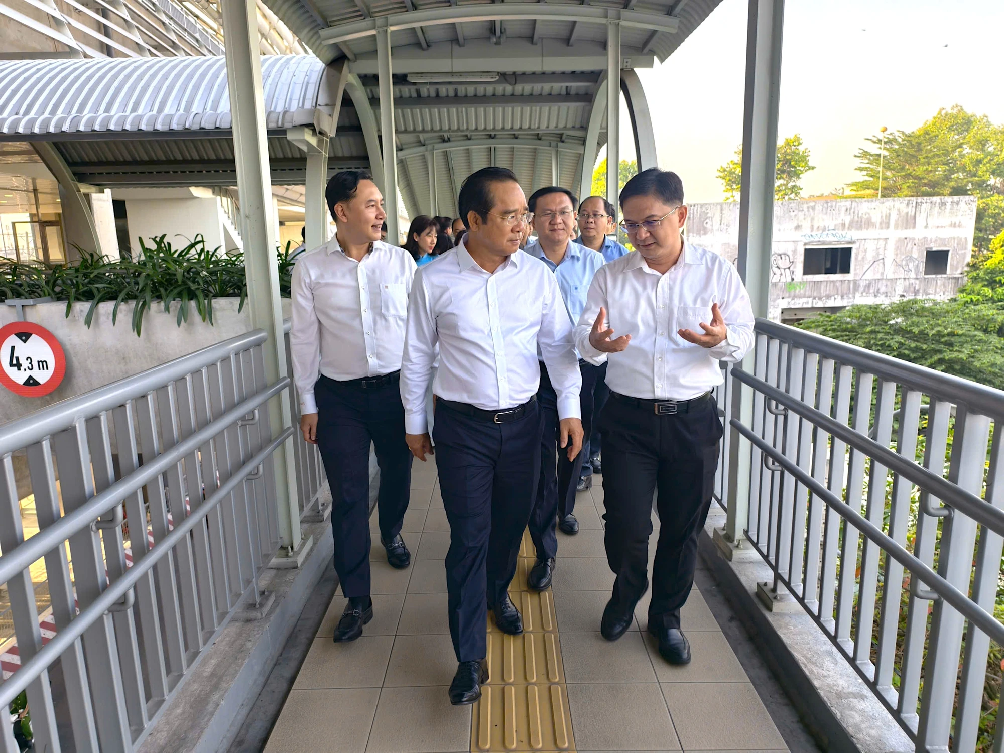 trung-tam-phuc-vu-hanh-chinh-cong-tp.hcm-8.jpg