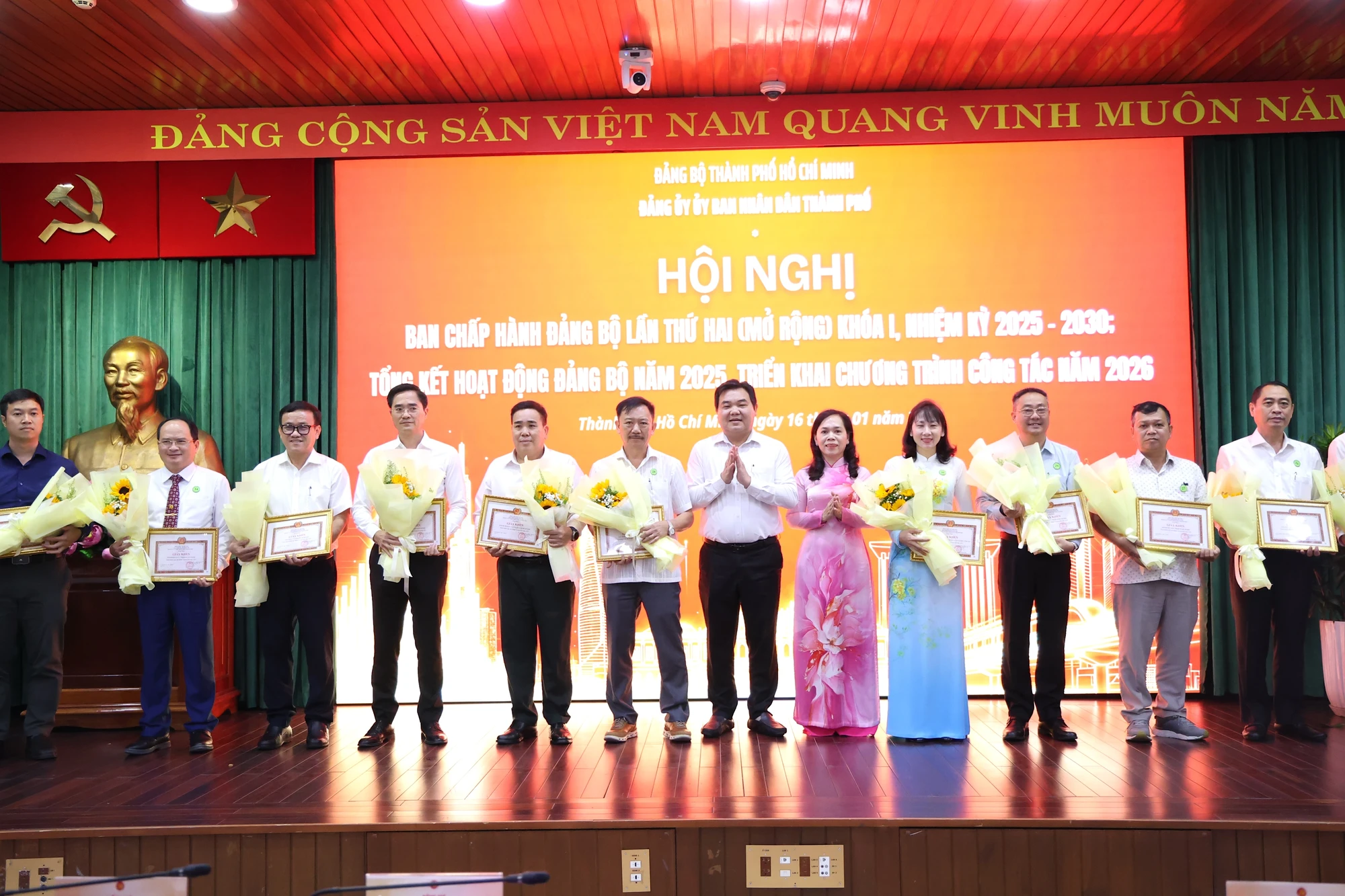 chu-tich-tp.hcm-9.JPG