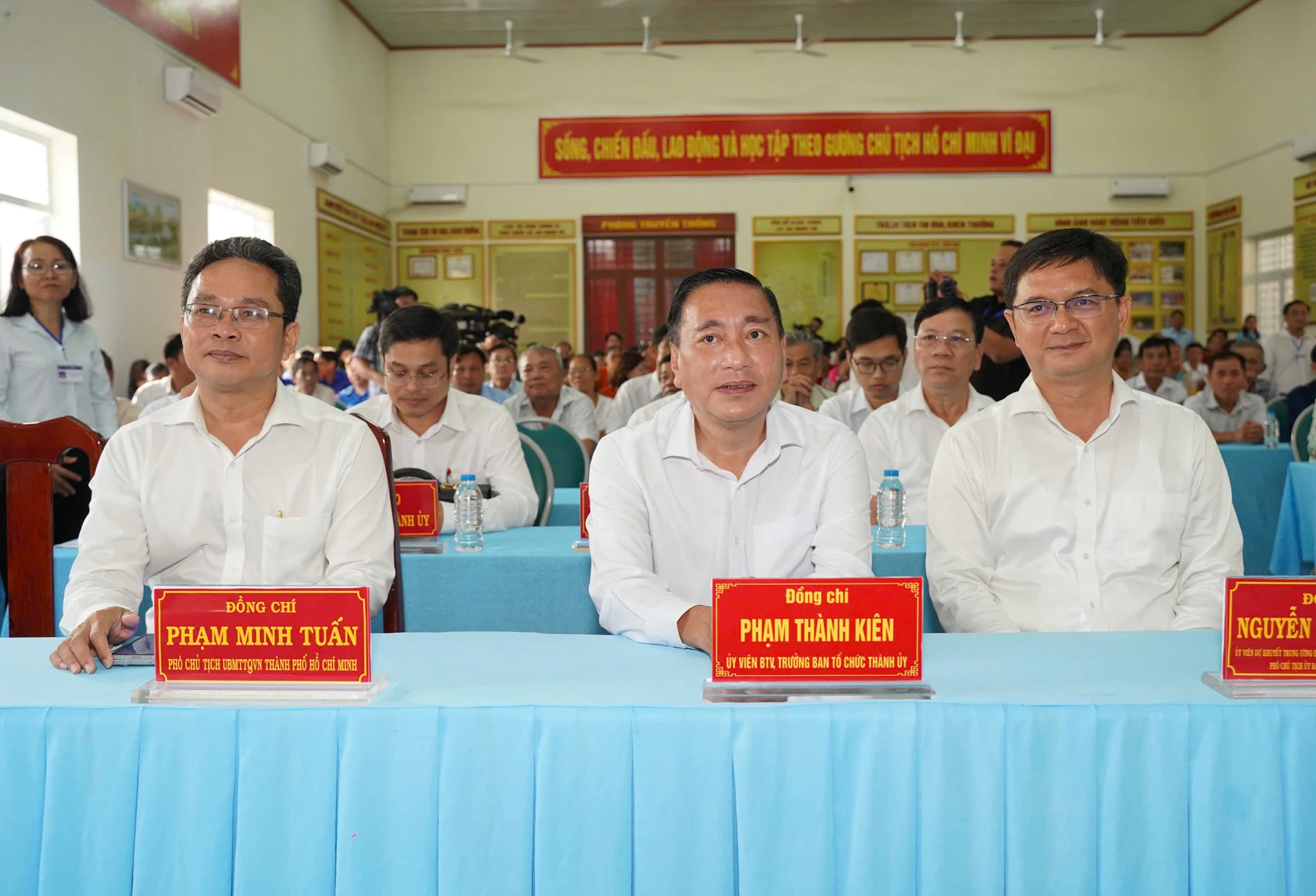 chu-tich-quoc-hoi-tran-thanh-man-5.jpg