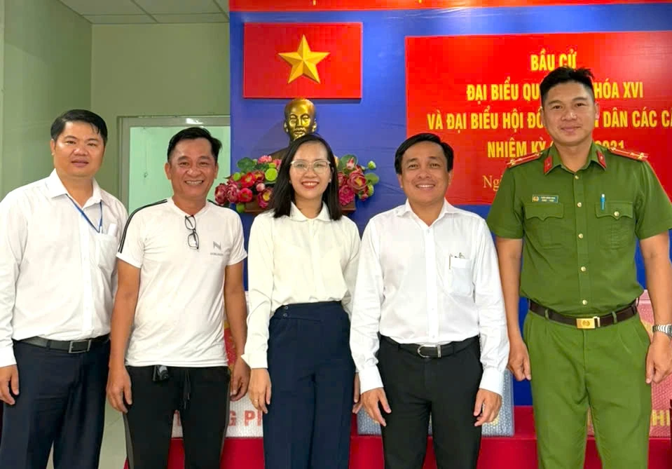 PHUONG-BINH-TAN.jpg