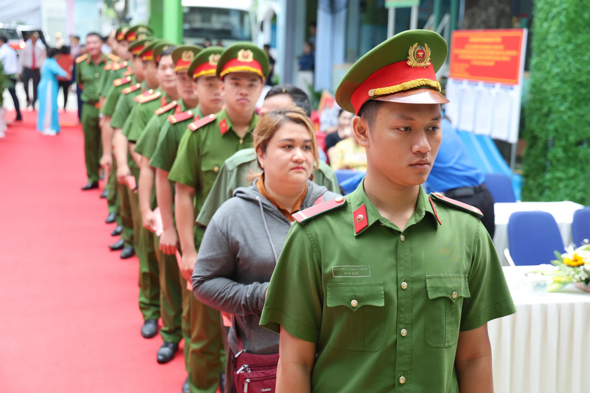 ong-nguyen-van-duoc-bau-cu-29.JPG