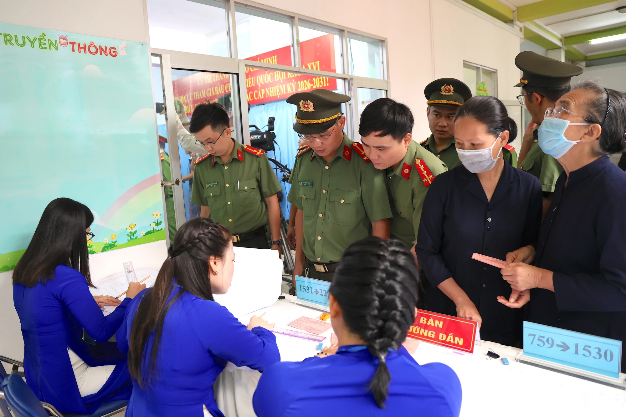 ong-nguyen-van-duoc-bau-cu-30.JPG
