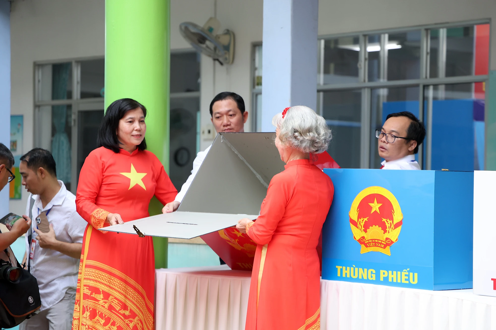 ong-nguyen-van-duoc-bau-cu-lethoa-13.JPG