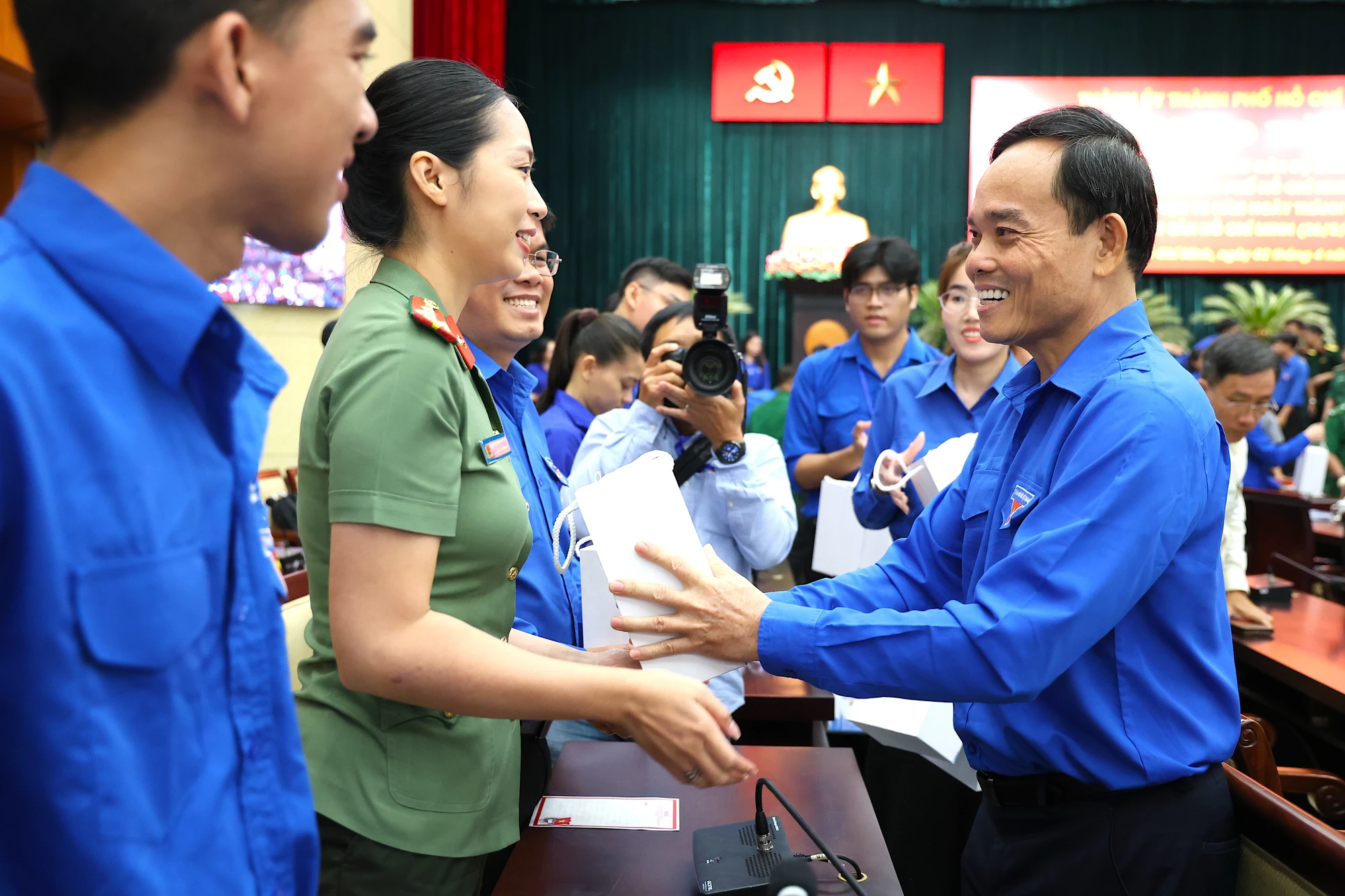 Bí thư TP.HCM Trần Lưu Quang: Sẽ tính toán tuyển dụng lại người không chuyên trách sau ngày 31-5