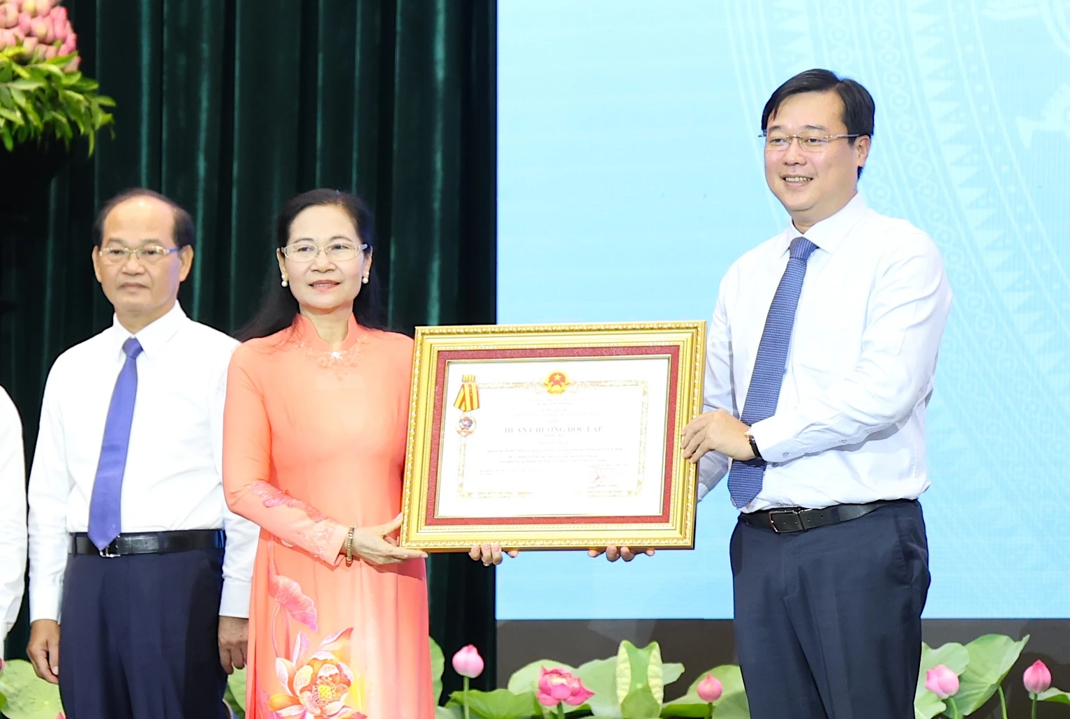 phong-trao-thi-dua-yeu-nuoc-13.JPG