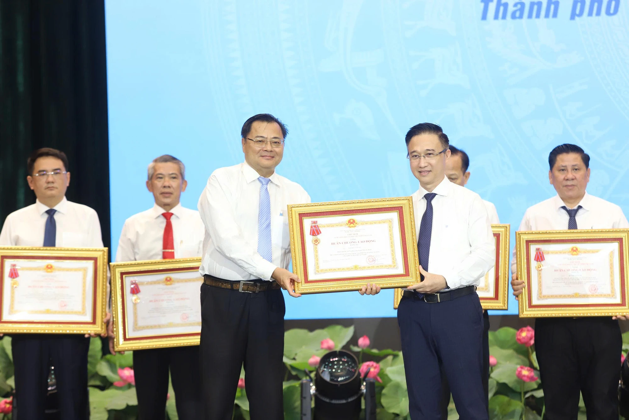 phong-trao-thi-dua-yeu-nuoc-6.jpg