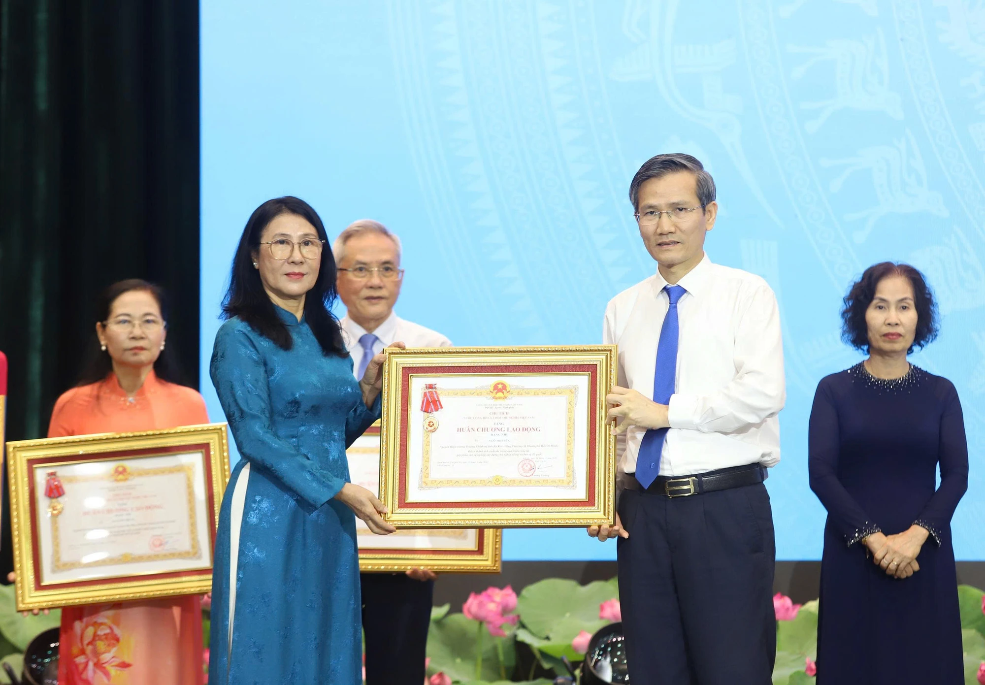 phong-trao-thi-dua-yeu-nuoc-7.jpg