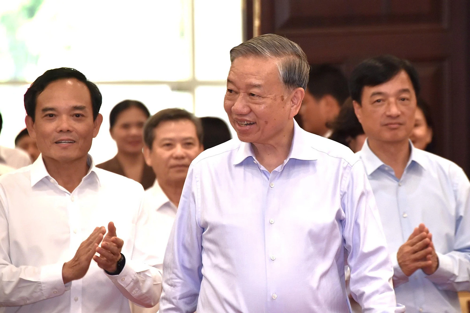 TONG-BI-THU.jpg