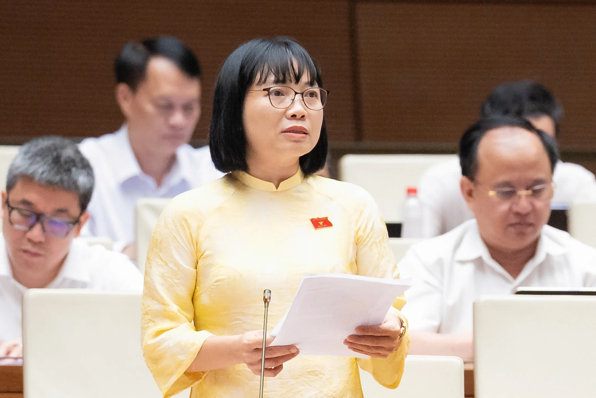 giam-sat-den-cung-1.jpg