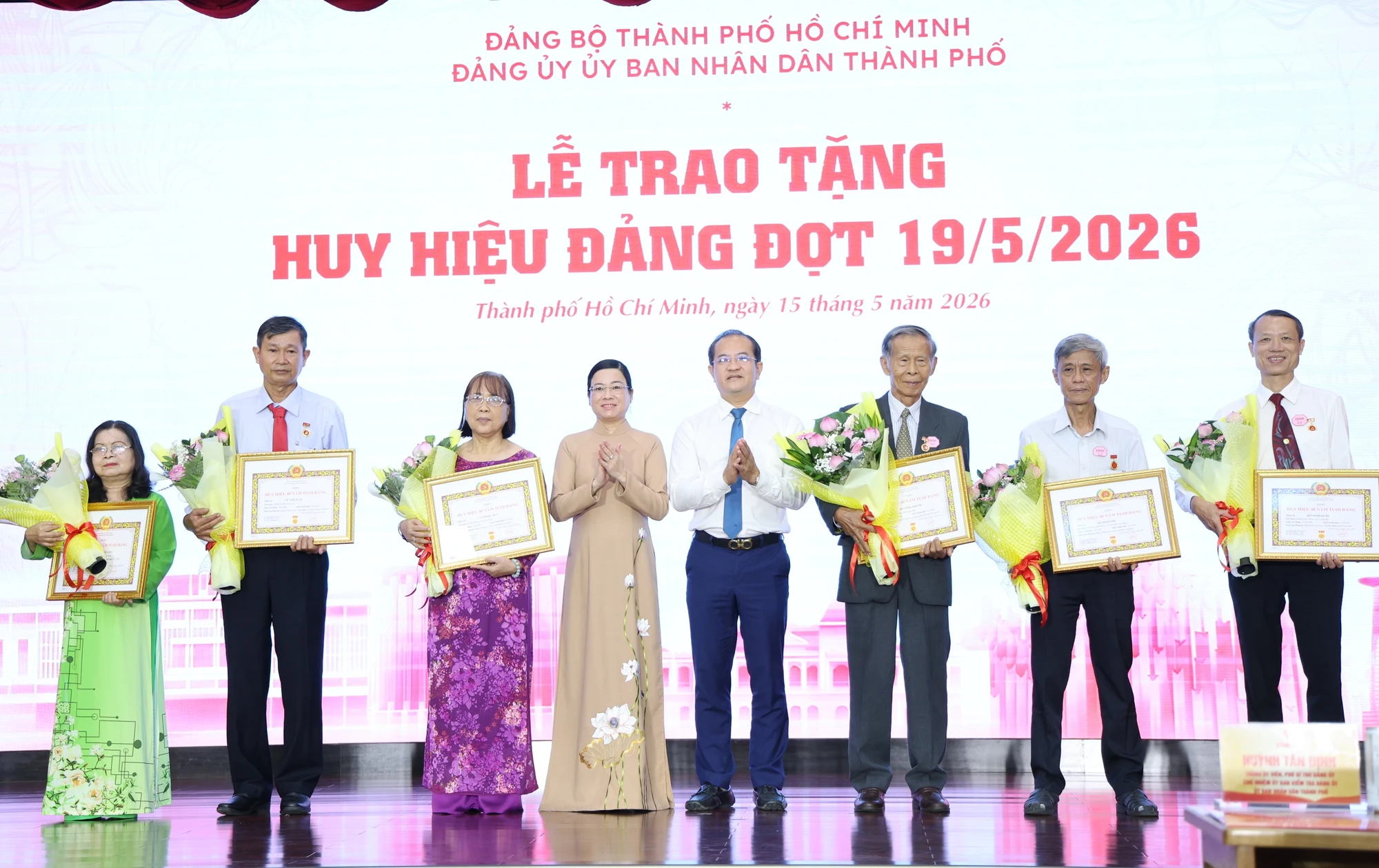 DANG-UY-UBND-TP.HCM-10.JPG