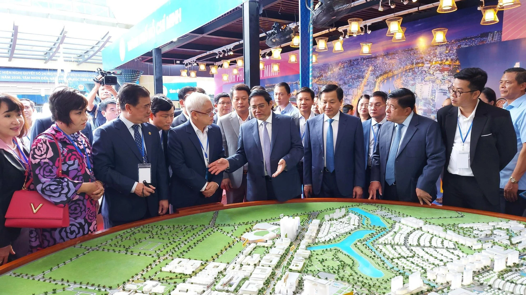 Thủ tướng Chính phủ nhấn mạnh về ba mô hình đối tác công tư. Ảnh:TK Thủ tướng Chính phủ nhấn mạnh về ba mô hình đối tác công tư. Ảnh:TK