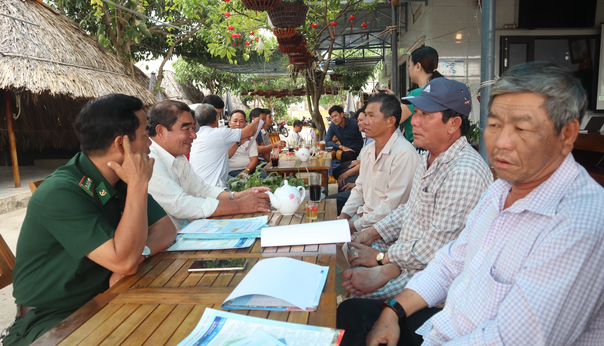 Cà phê sáng cùng ngư dân Ngư dân thị trấn Long Hải