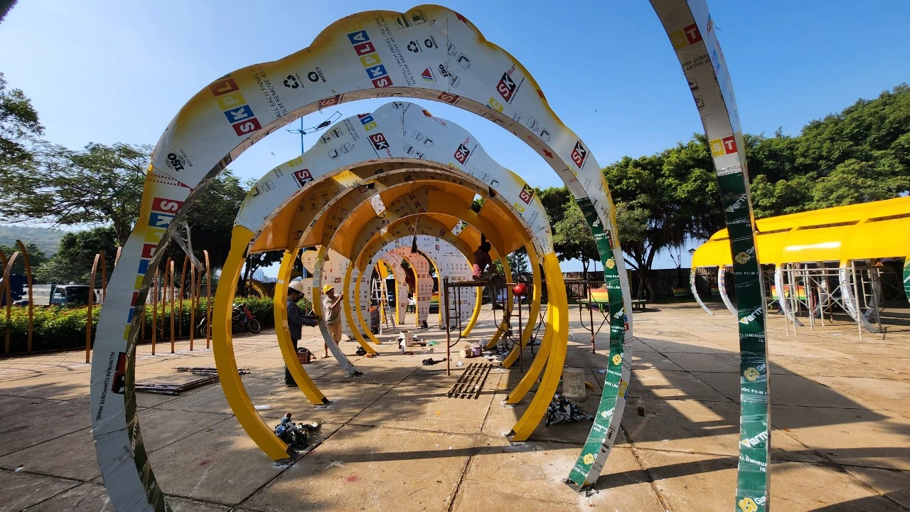 trang-tri-xuan.jpg