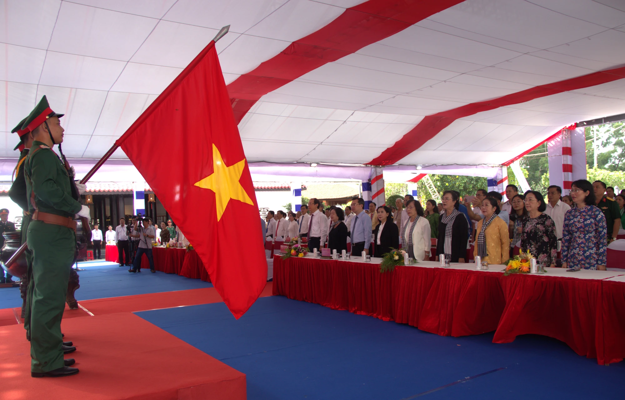 Le-gio-cac-anh-hung-liet-si.jpg