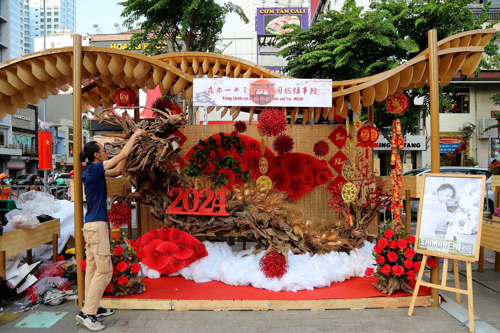 đường hoa nguyễn huệ trước ngày khai mạc (15).JPG