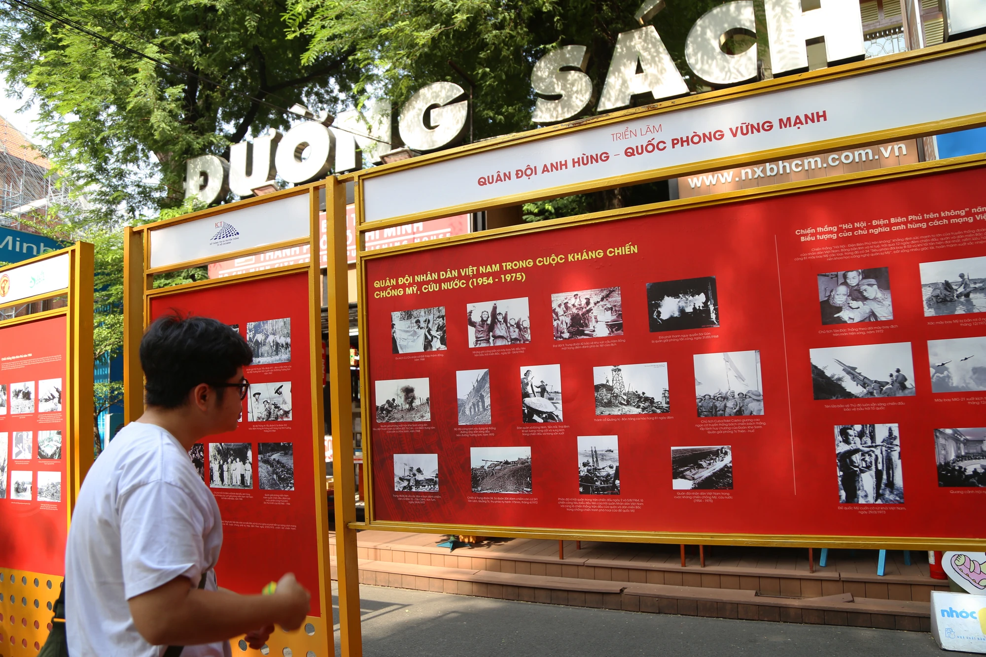 cuoi-tuan-den-duong-sach-tphcm-xem-trien-lam-va-thuong-thuc-am-nhac-dan-toc-1-428.jpg