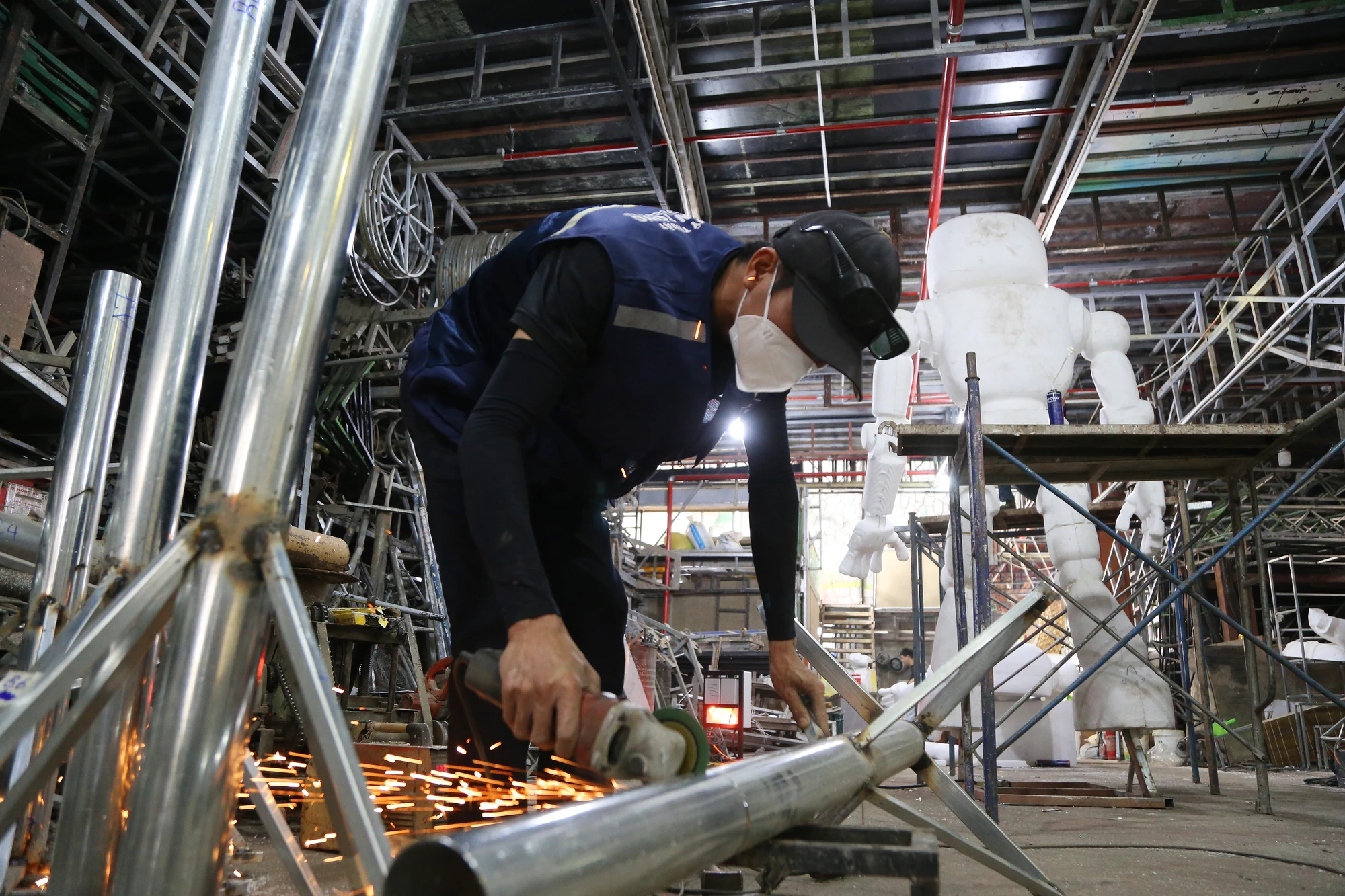 Hình ảnh thi công mới nhất cặp linh vật rắn Đường hoa Nguyễn Huệ Tết Ất Tỵ 2025 (16).JPG