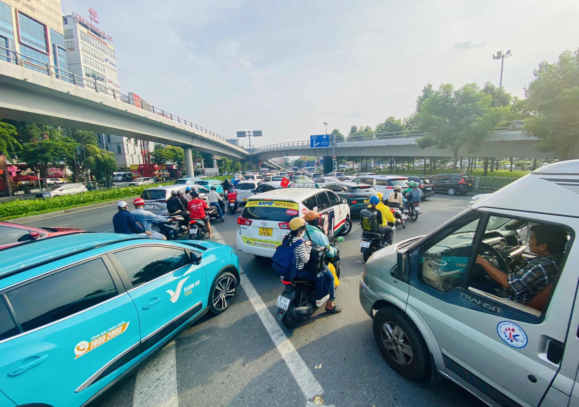Giao thông TP.HCM thông thoáng những ngày cuối năm Giáp Thìn (22).jpg