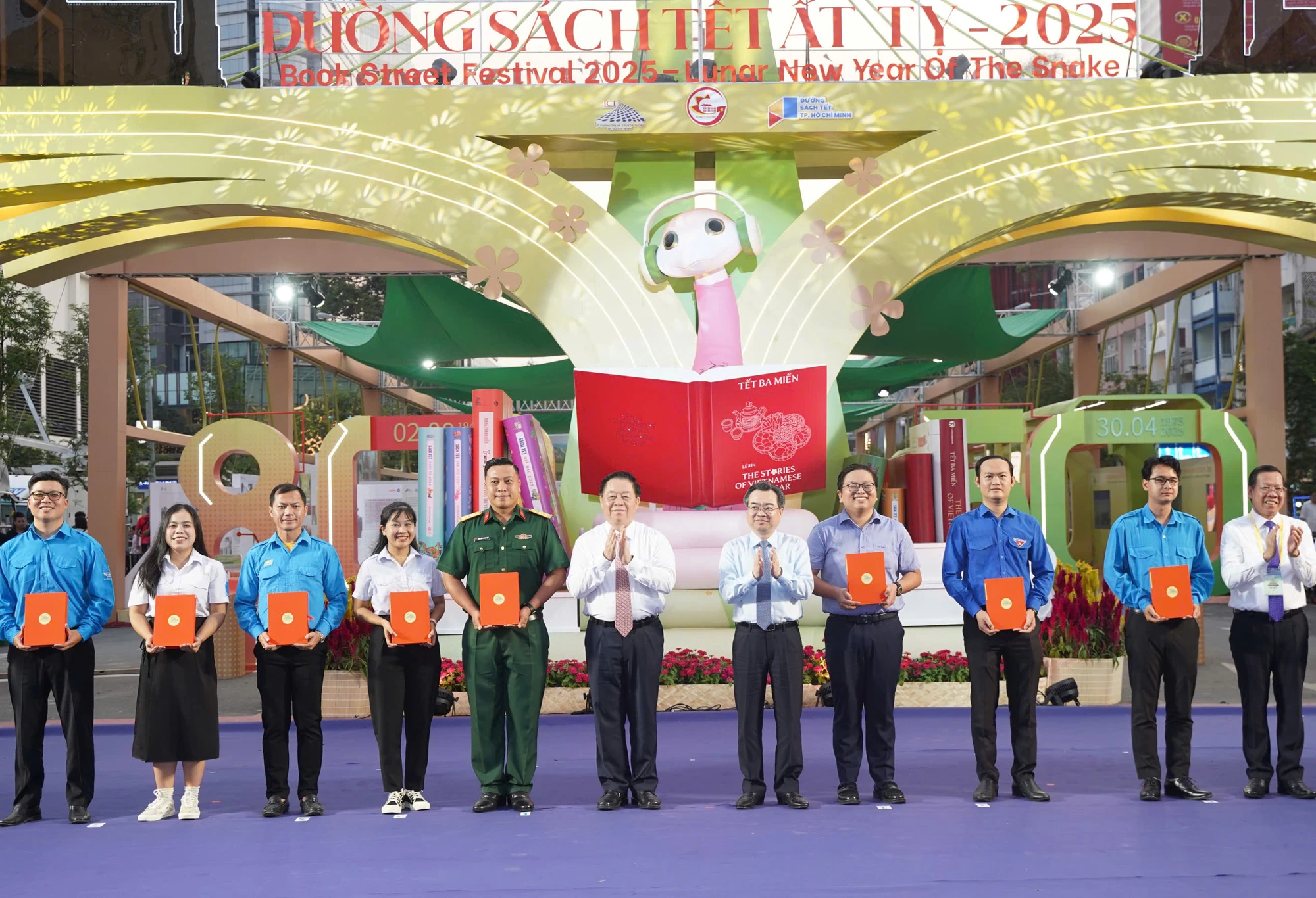 Lễ hội Đường sách Tết Ất Tỵ 2025 (10).jpg