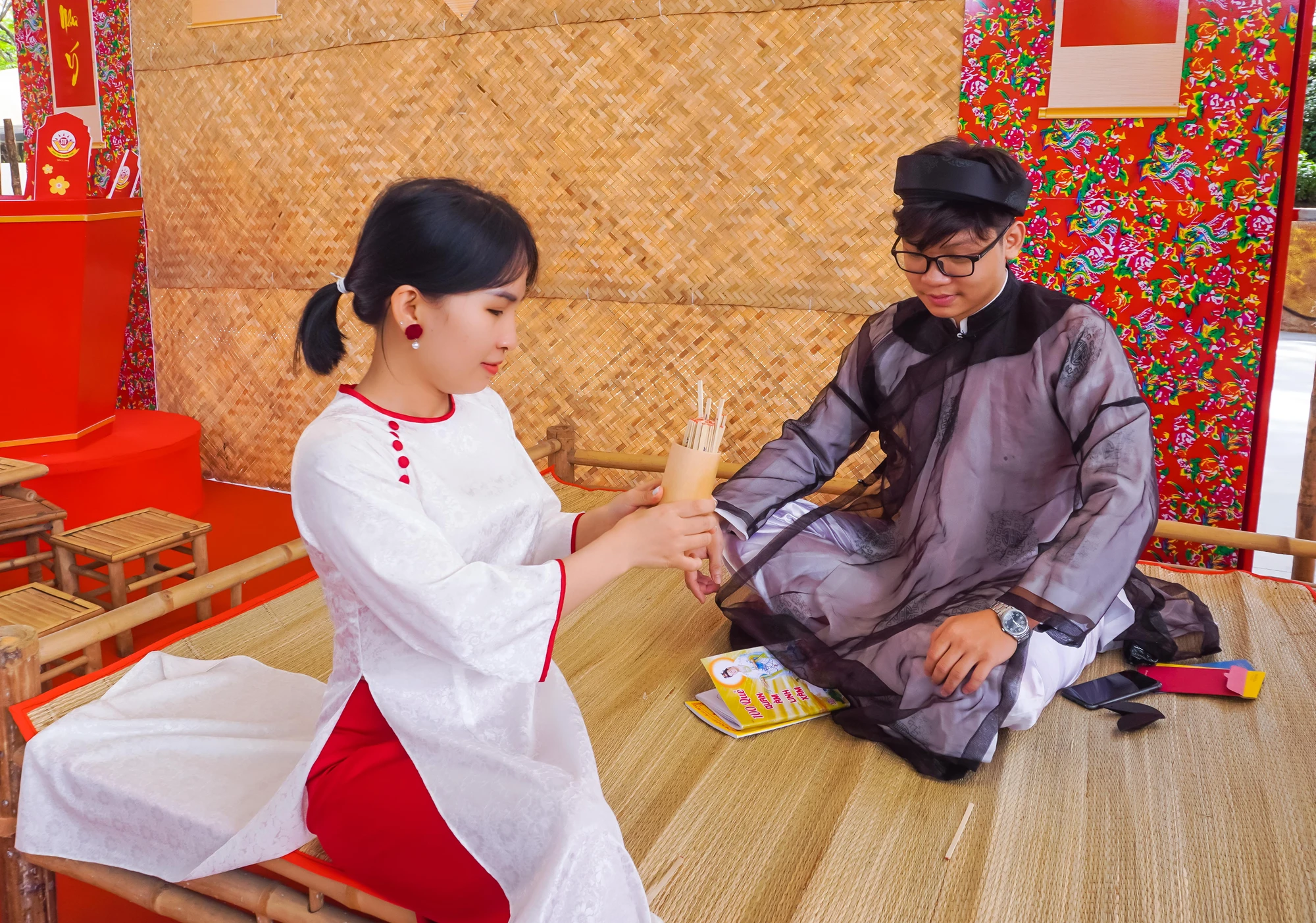 TP.HCM Hàng nghìn người du lịch Tết trở về tuổi thơ (10).jpg
