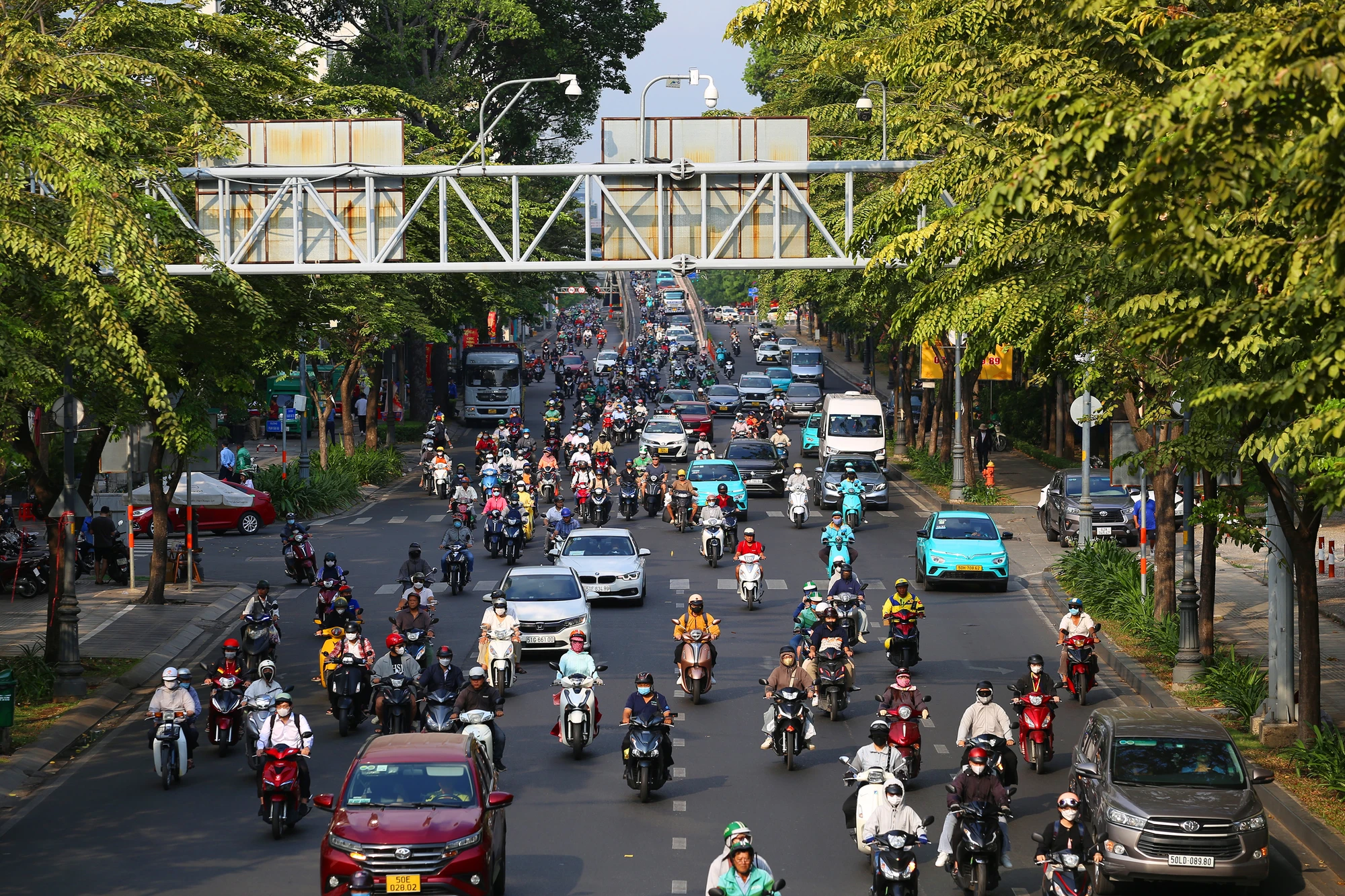 Đường phố TP.HCM đông đúc ngày đi làm đầu tiên sau Tết (15).JPG