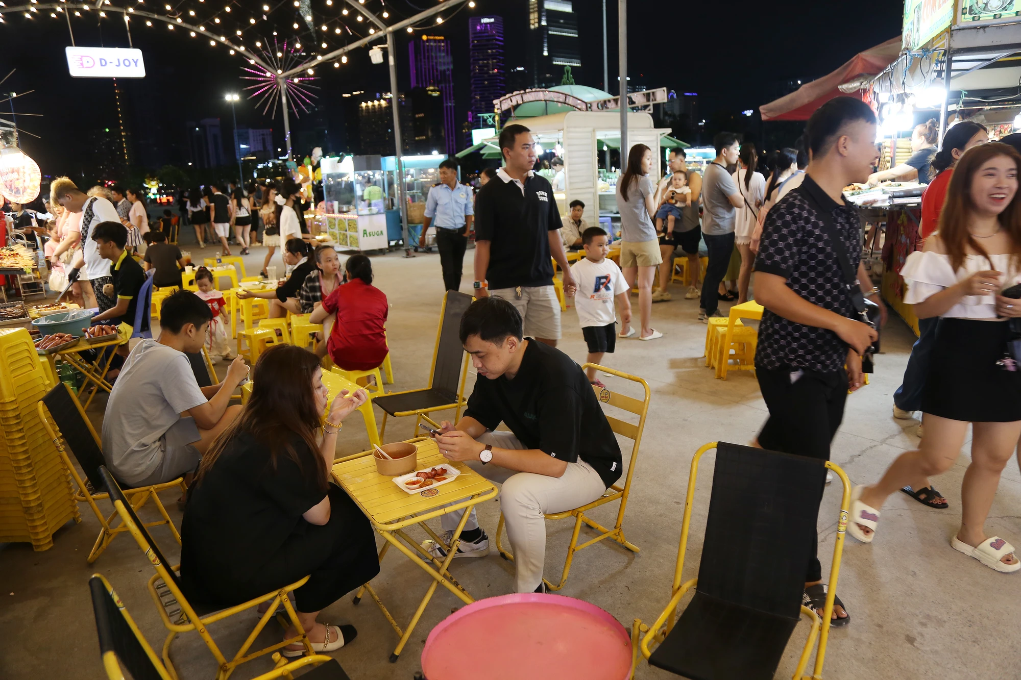 bờ sông Sài Gòn phía Thủ Thiêm (30).JPG