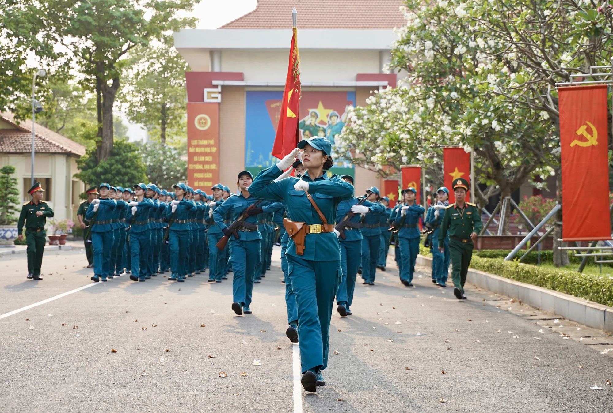 nữ du kích miền Nam (1).JPG