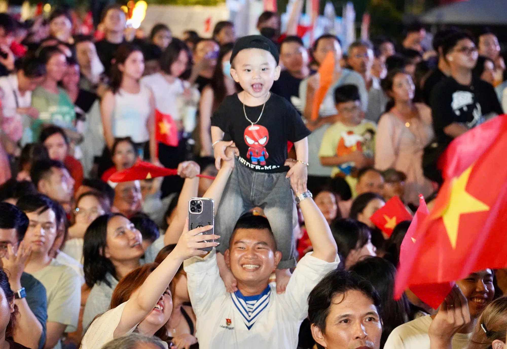 đại lễ 30-4 (1).jpg