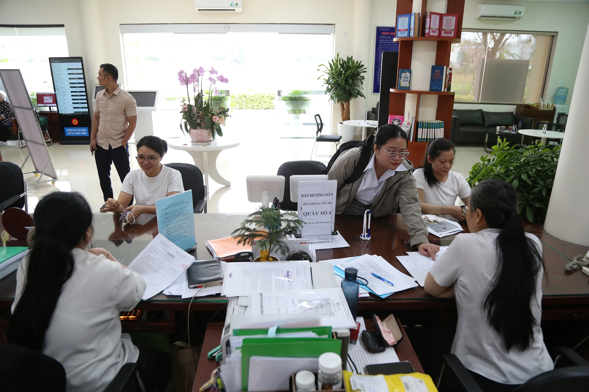 đội ngũ cán bộ (27).JPG
