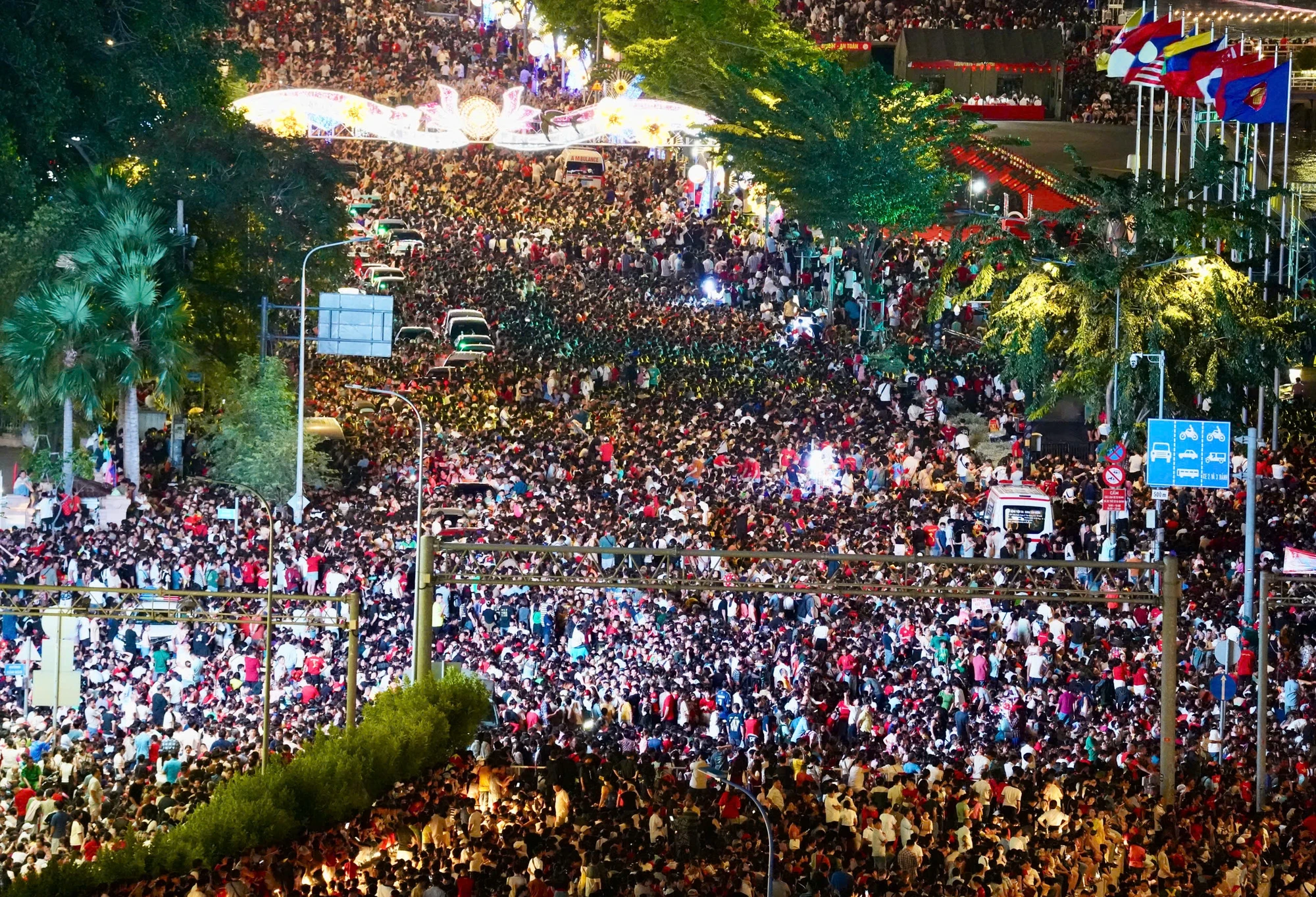 vẻ đẹp hoà bình (17).jpg