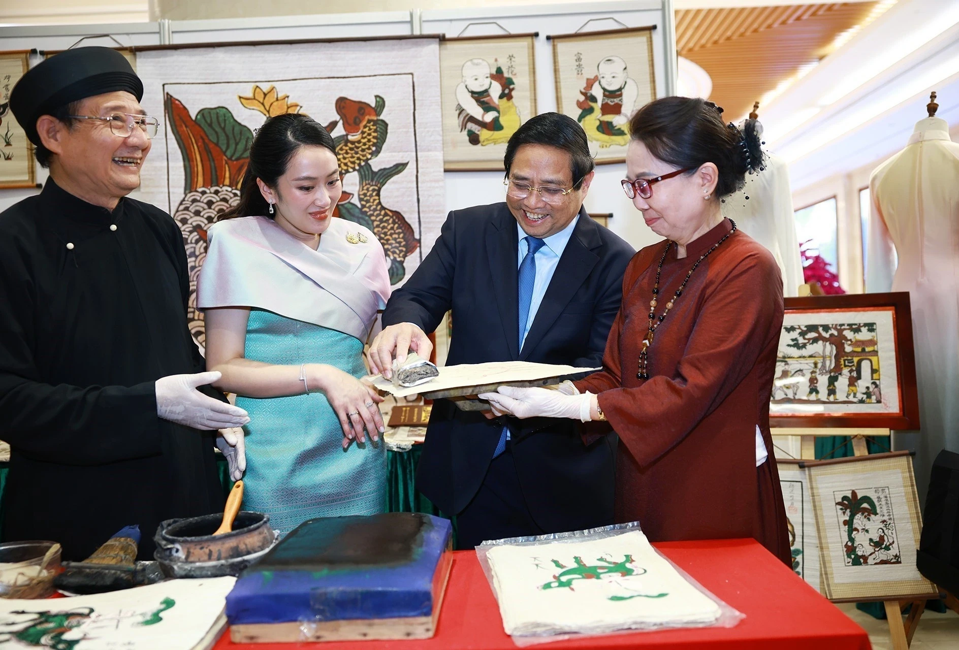 Thủ tướng thái lan (16).jpg