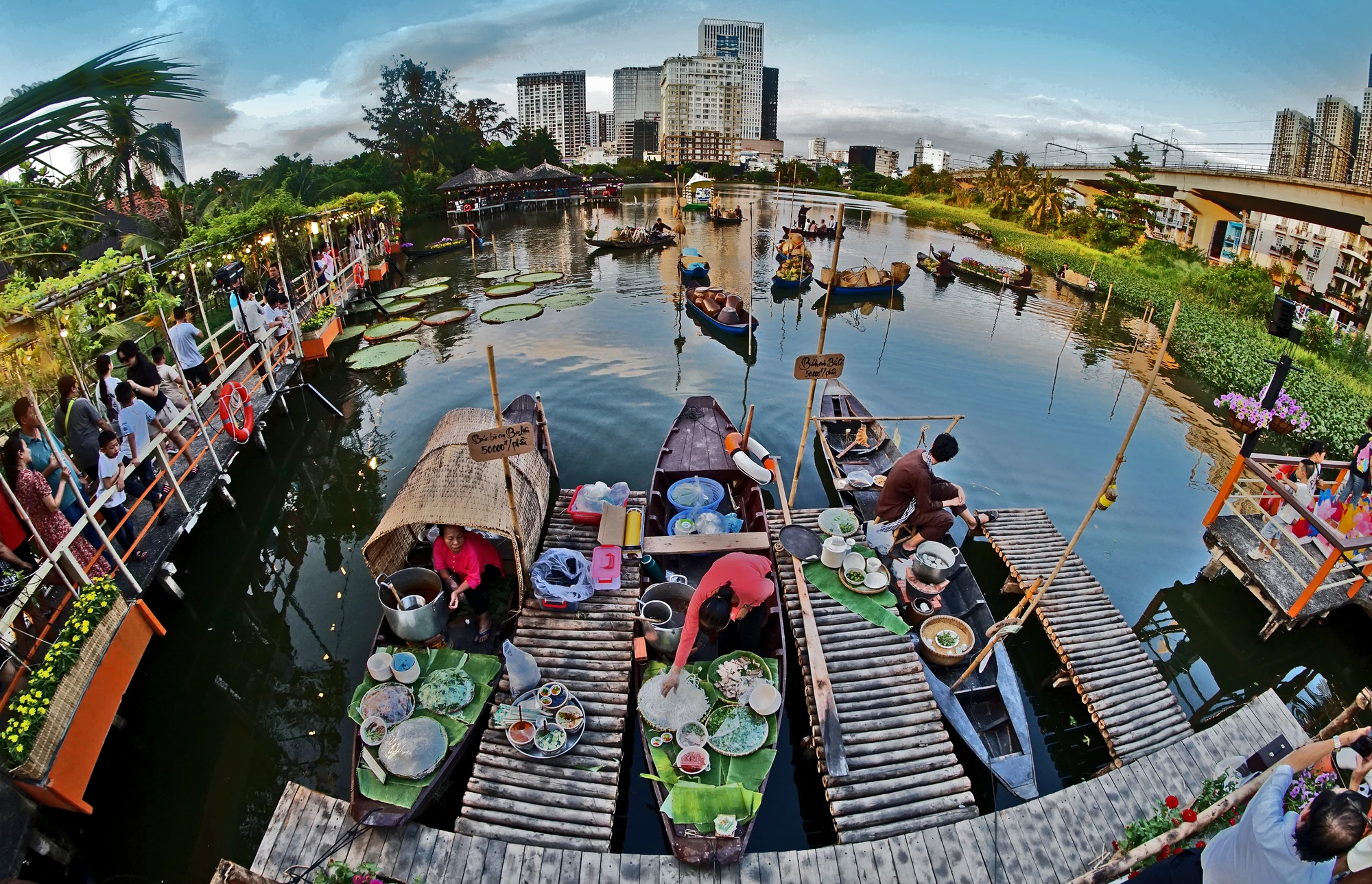 DU LỊCH ẨM THỰC_PHẠM MINH GIẢNG.jpg