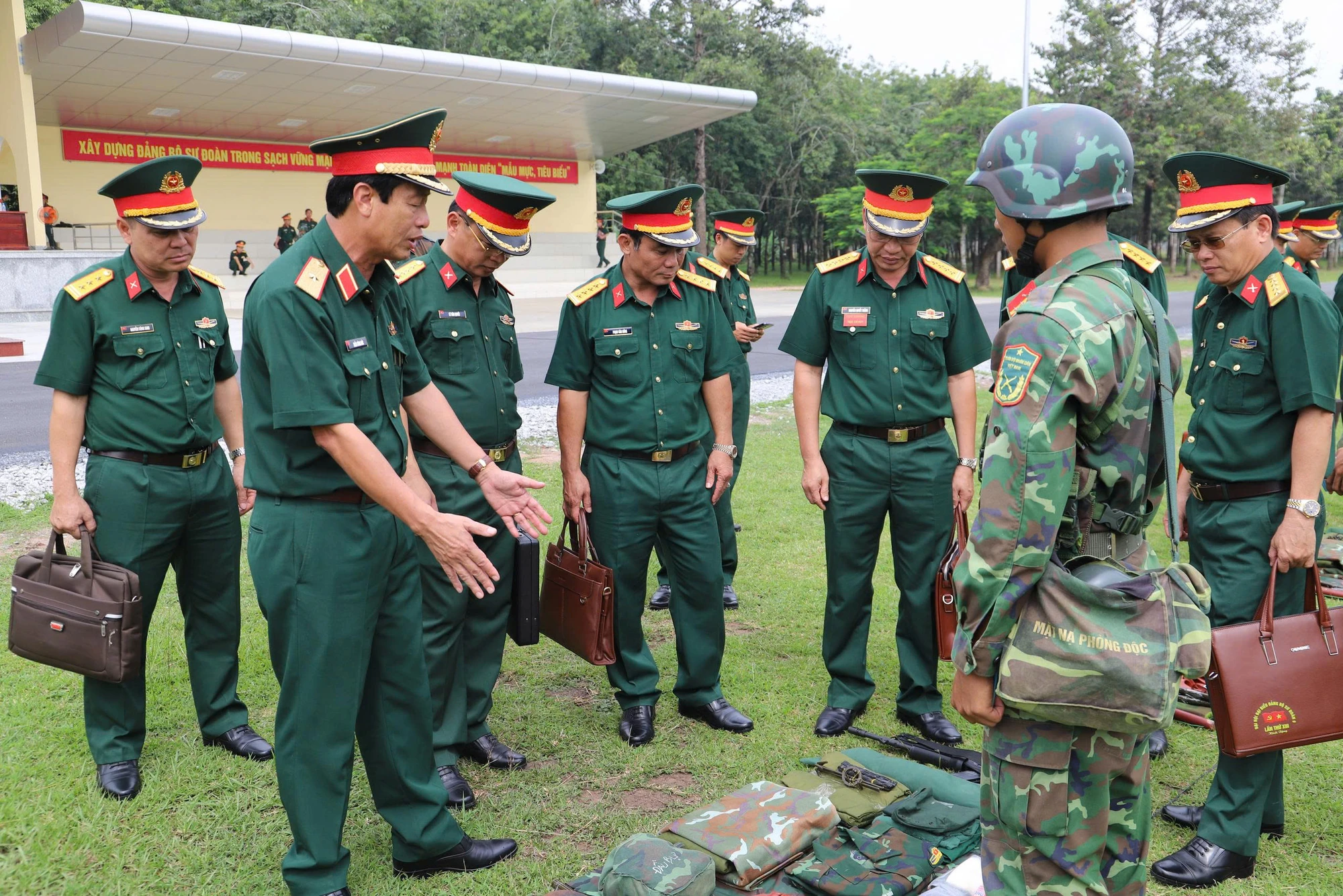 sẵn sàng chiến đấu (2).jpg