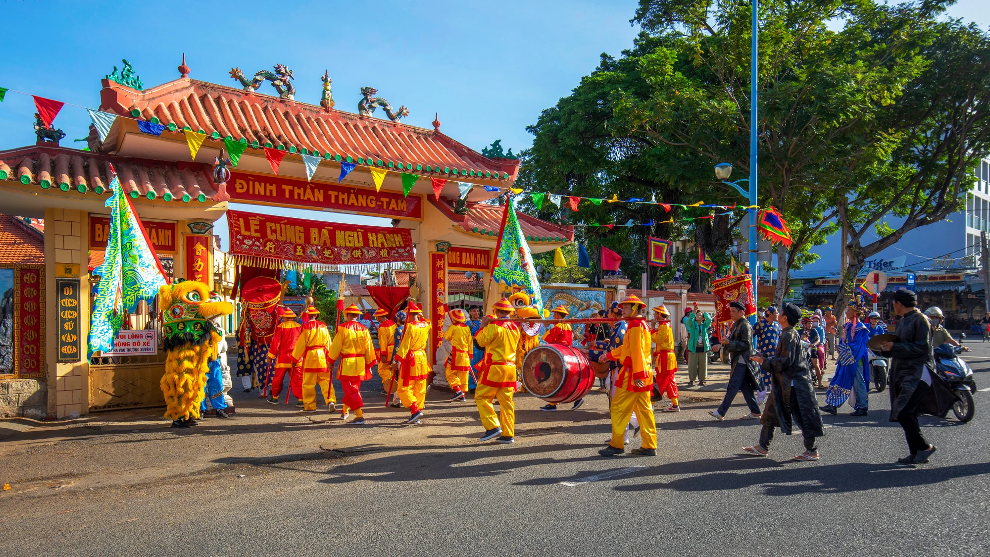 Hòn bà (1).jpg