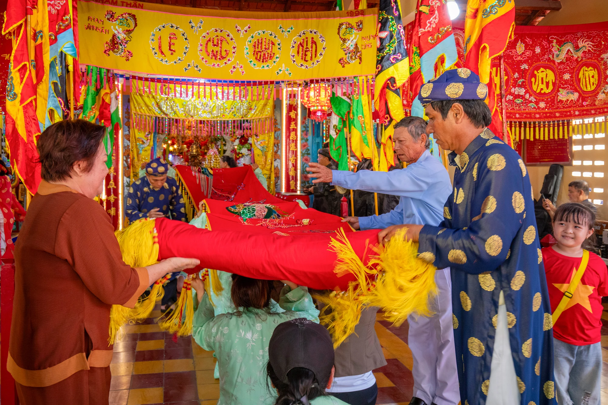 Hòn bà (2).jpg