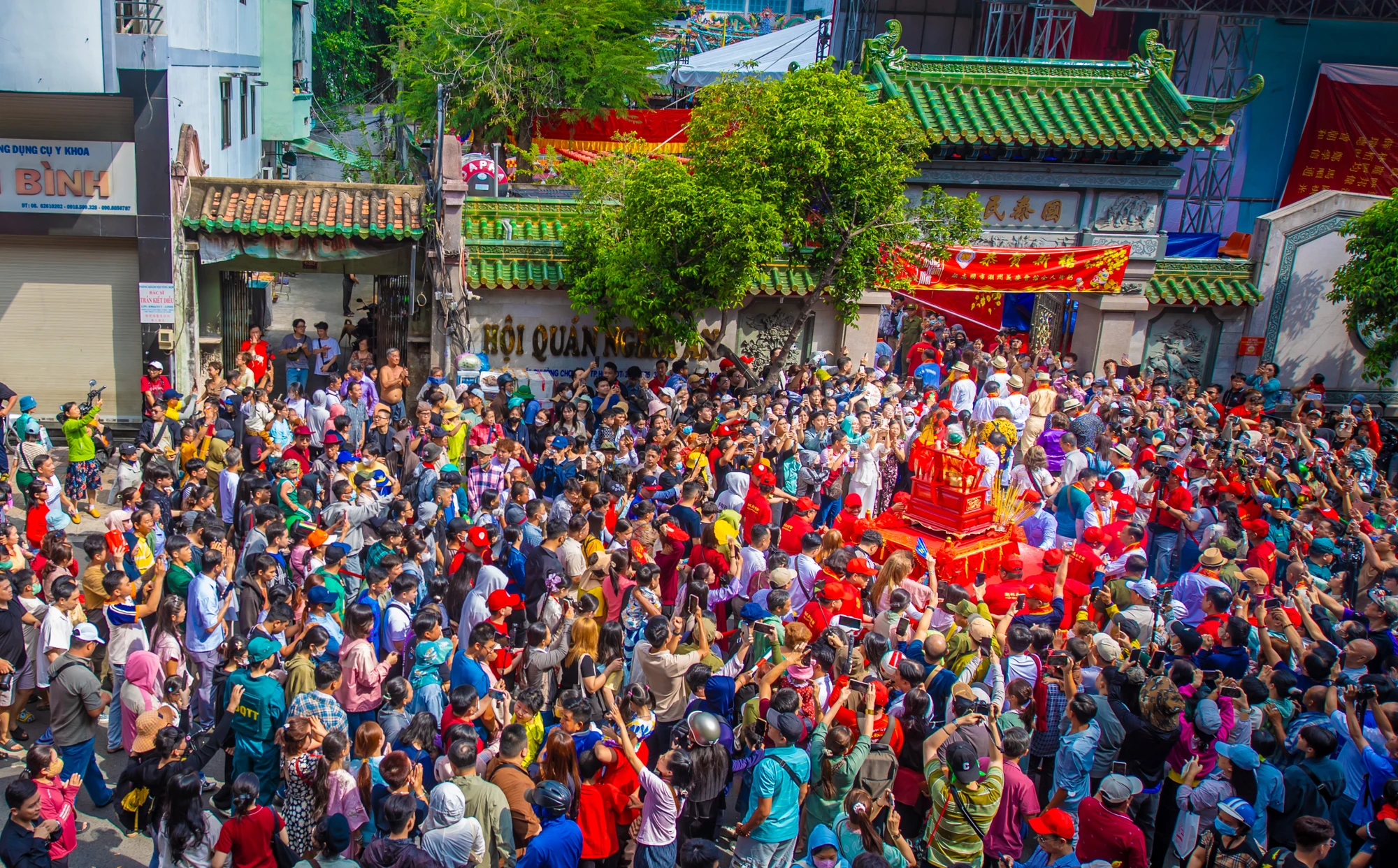 NGHINH ÔNG_NGUYỄN XUÂN THẮNG.jpg