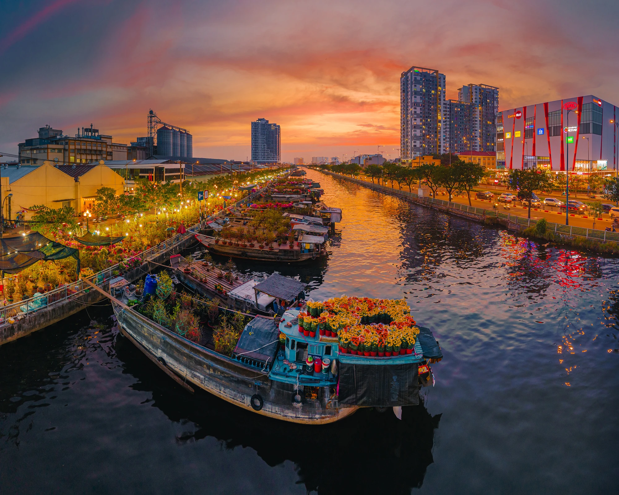 XUÂN VỀ TRÊN BẾN_NGUYỄN HIẾU ĐẠT.jpg
