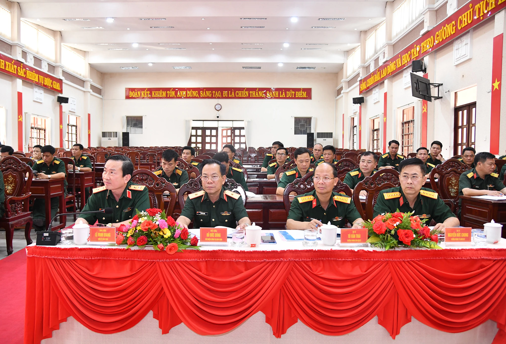 bàn giao (1).JPG