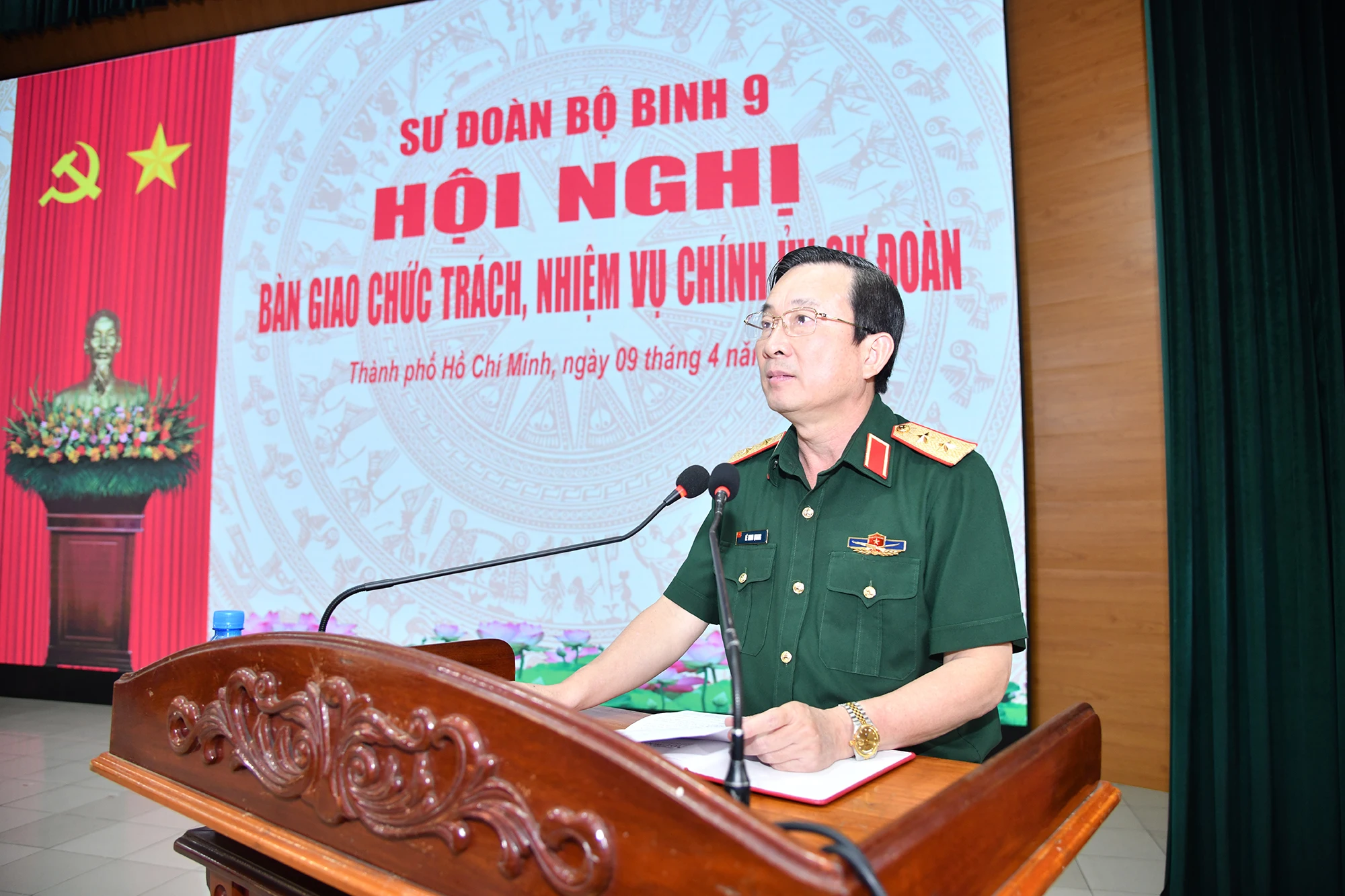bàn giao (5).JPG