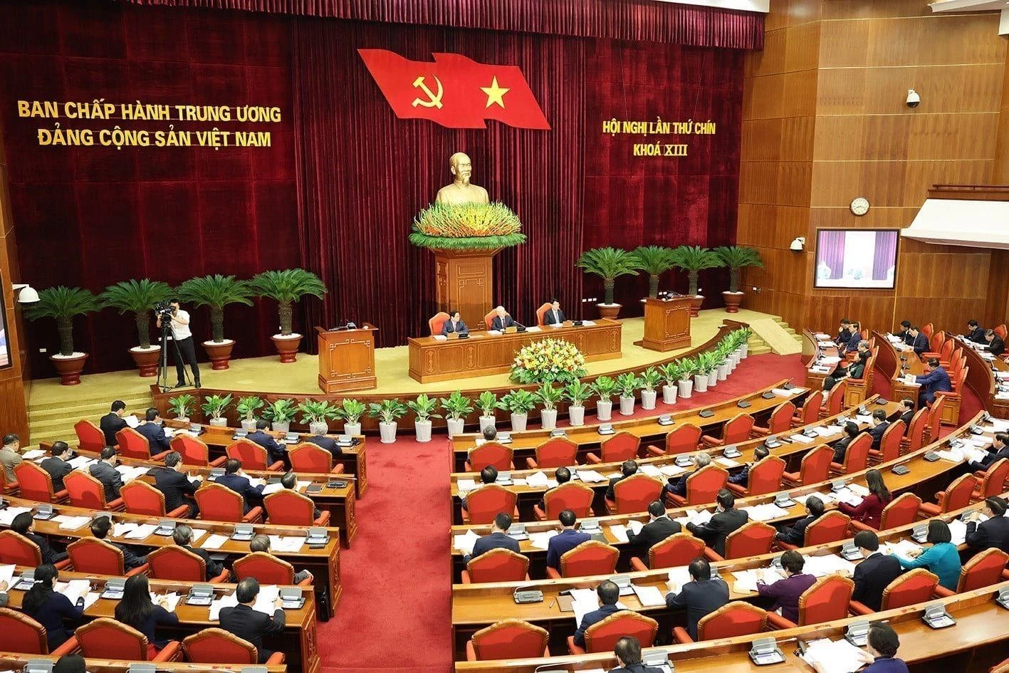 Quy định 144 và sự 'tự kiểm soát tự giữ mình'
