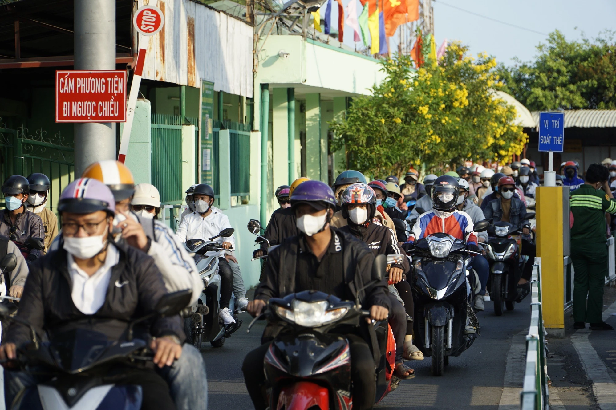nhộn nhịp