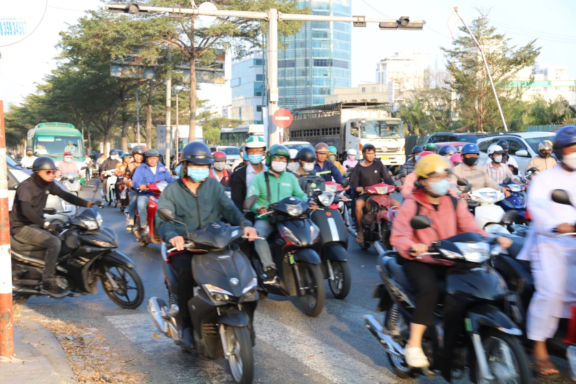 nut-giao-45.jpg