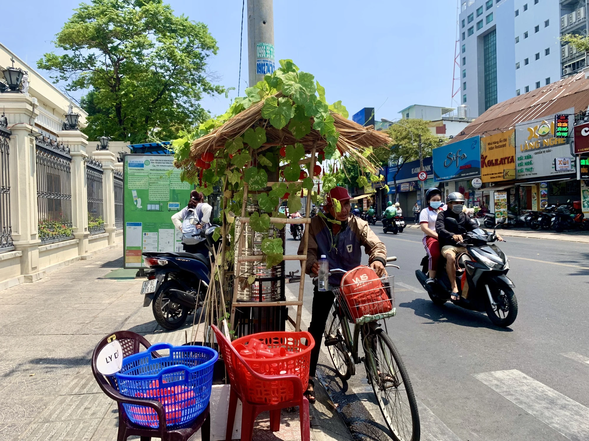 binh-nuoc-0-dong-3.jpg