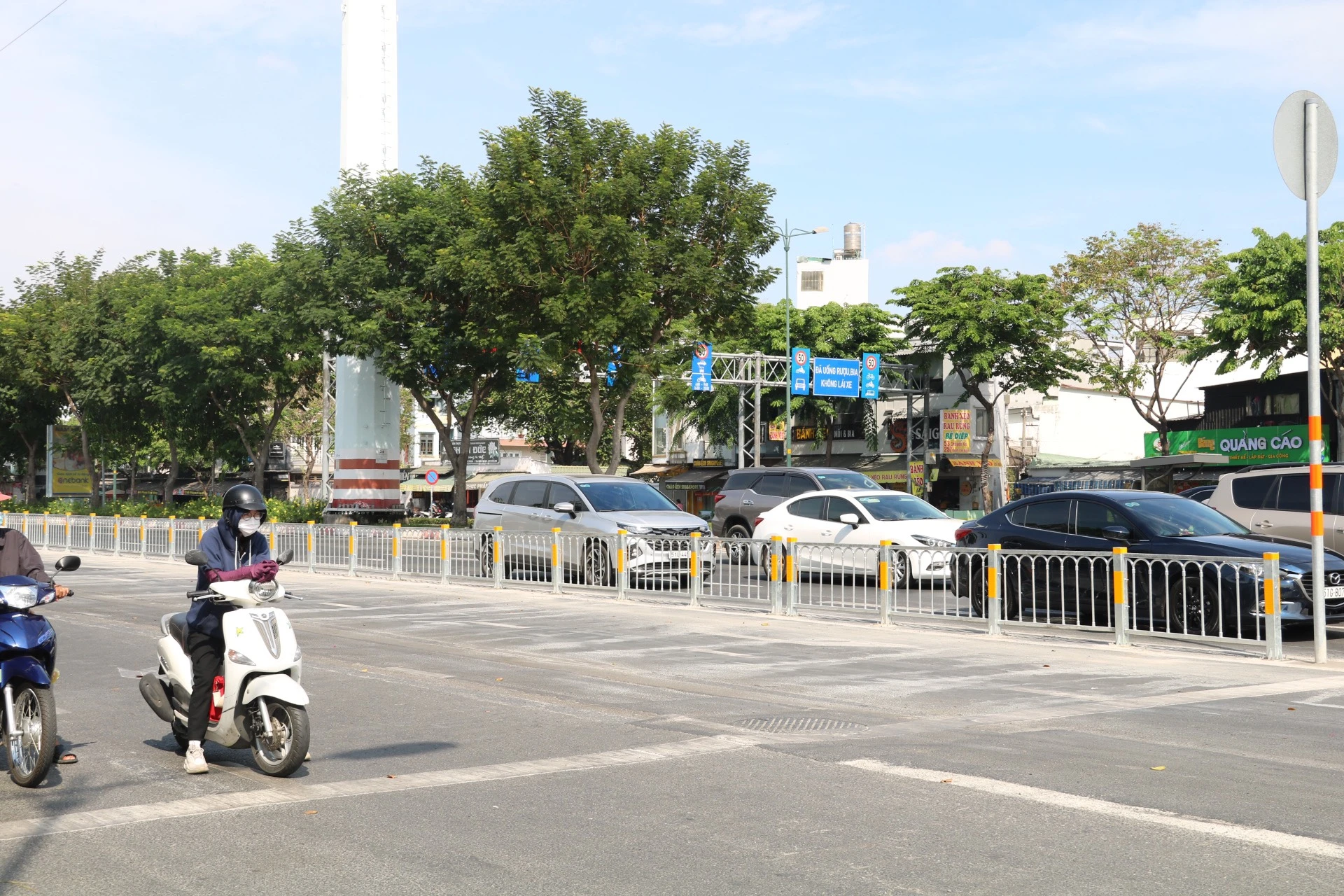 giao-lo-Pham-Van-Dong-Le-Quang-Dinh-25.jpg