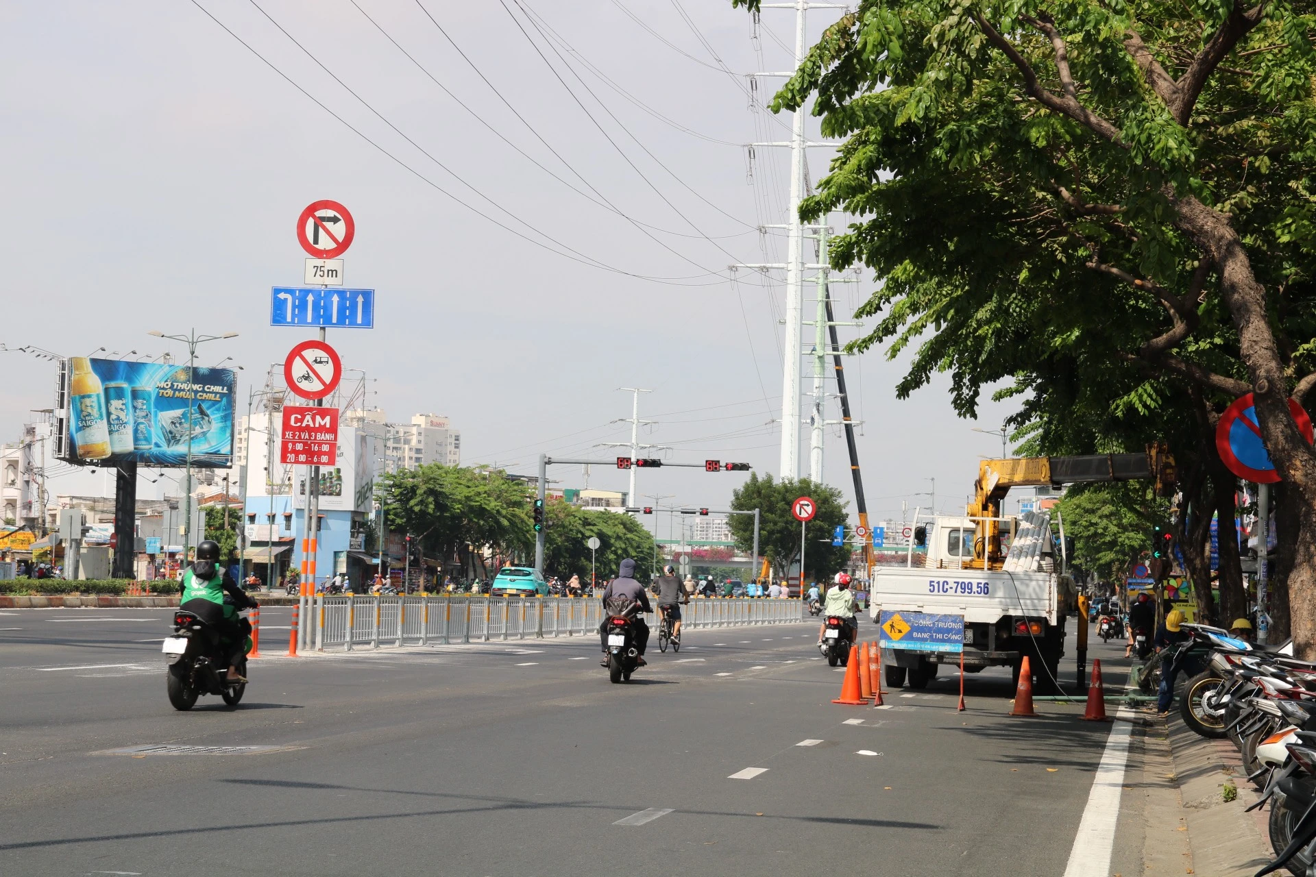 giao-lo-Pham-Van-Dong-Le-Quang-Dinh-31.jpg