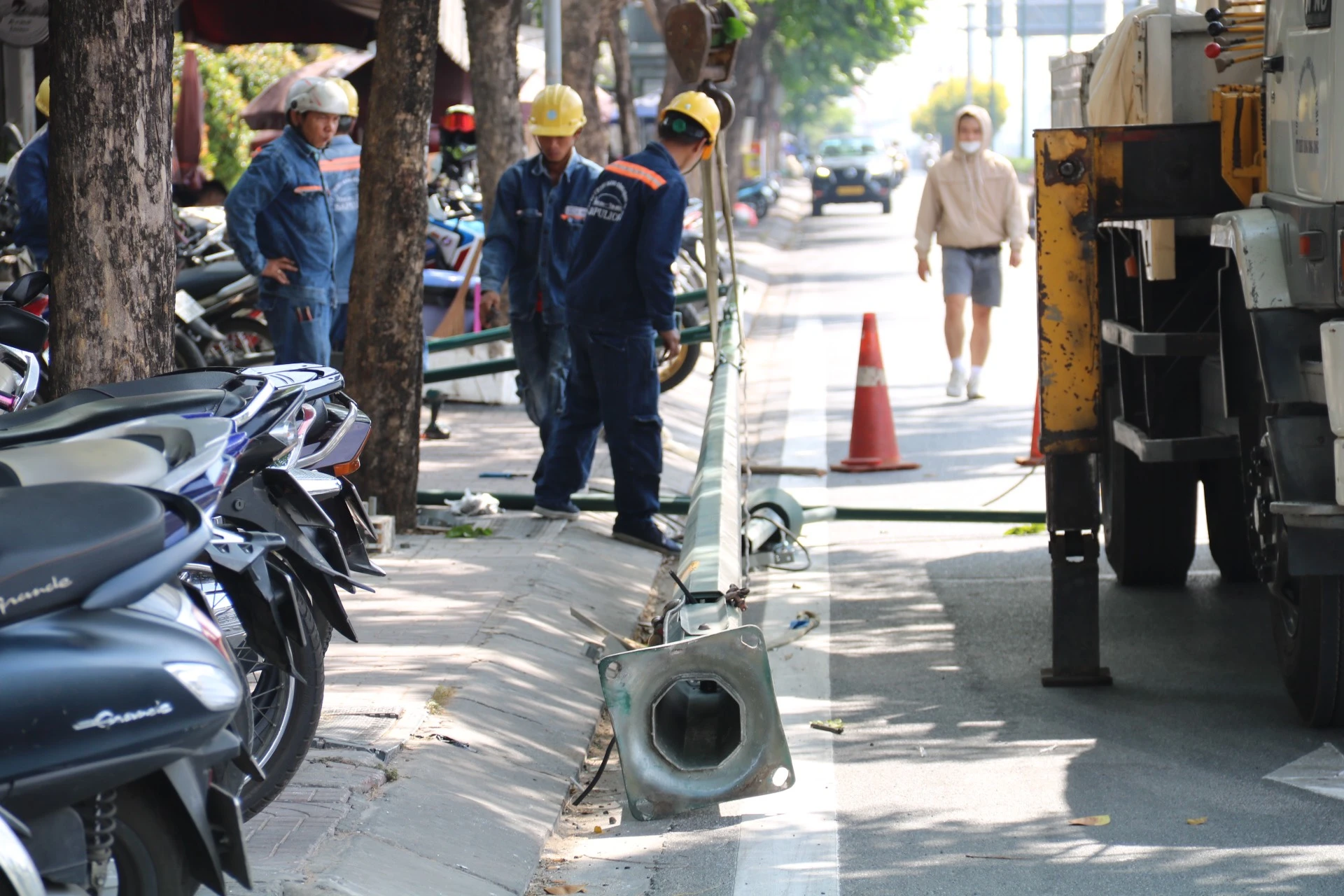 giao-lo-Pham-Van-Dong-Le-Quang-Dinh-37.jpg