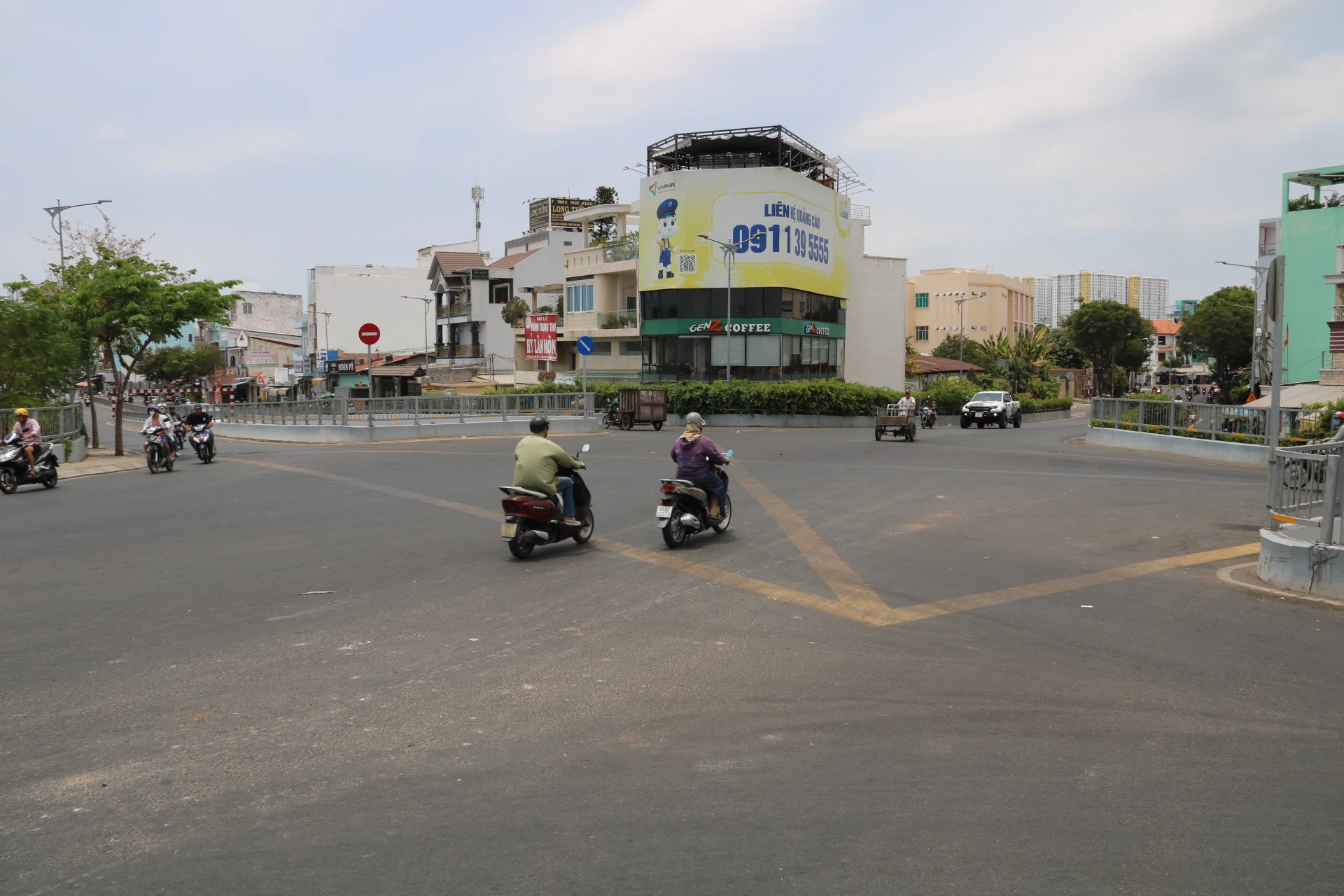 cau-vuot-Pham-Van-Chi-Nguyen-Van-Luong-12.jpg