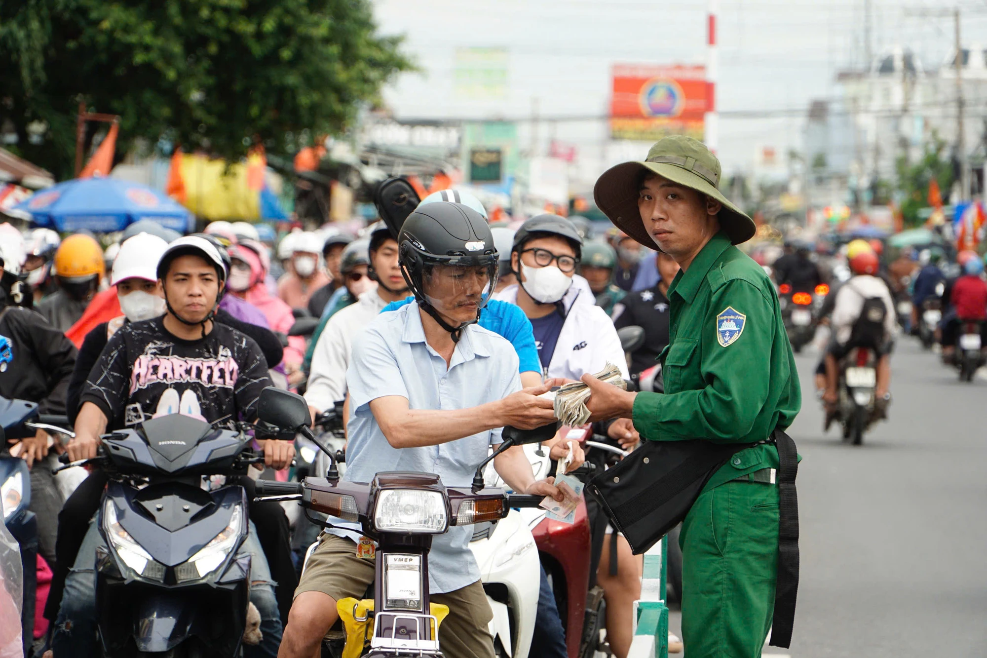 cua-ngo-phia-tay-155.jpg