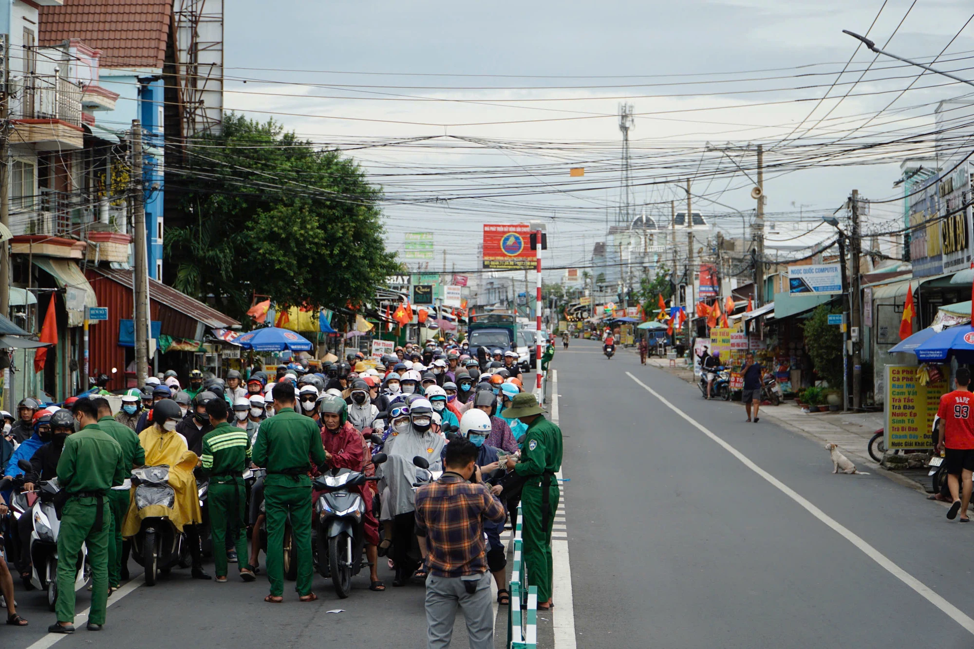 cua-ngo-phia-tay-156.jpg