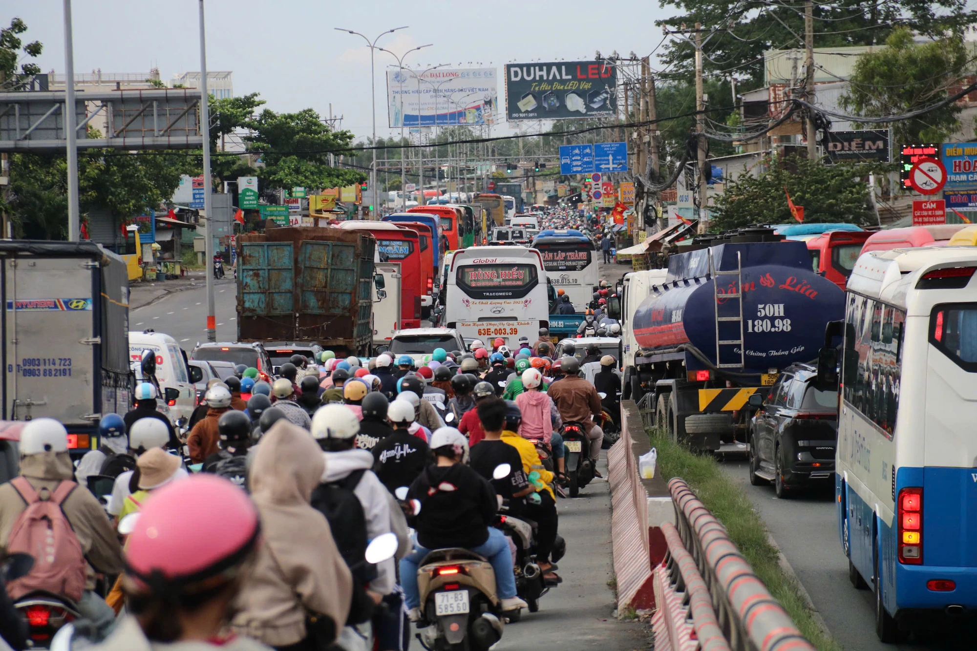 cua-ngo-phia-tay-168.jpg